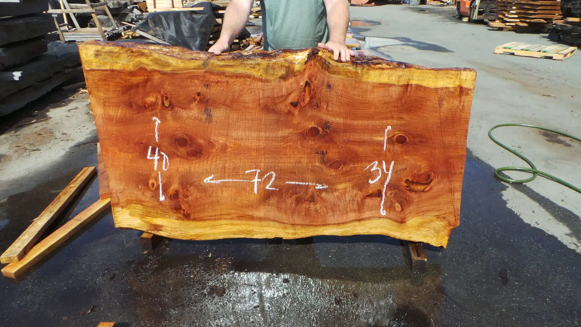 Two-tone wood kitchen countertop